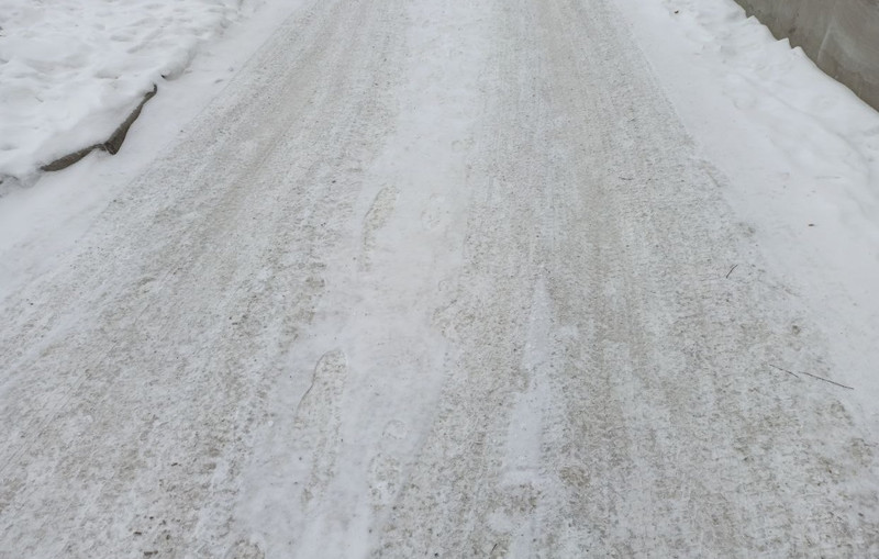 Дорожники Каменска-Уральского пообещали справиться со снежными накатами