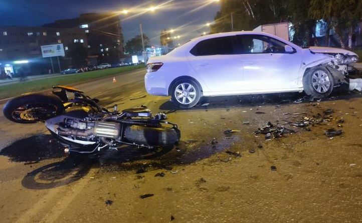 Госавтоинспекция разыскивает очевидцев ДТП в Каменске-Уральском | Уральская Госавтоинспекция разыскивает очевидцев ДТП