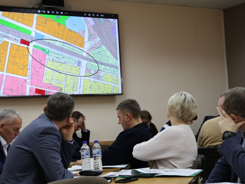 Что поменяли в правилах землепользования и почему это касается жителей Каменска-Уральского | В Каменске-Уральском утвердили восемь новых поправок в правила землепользования