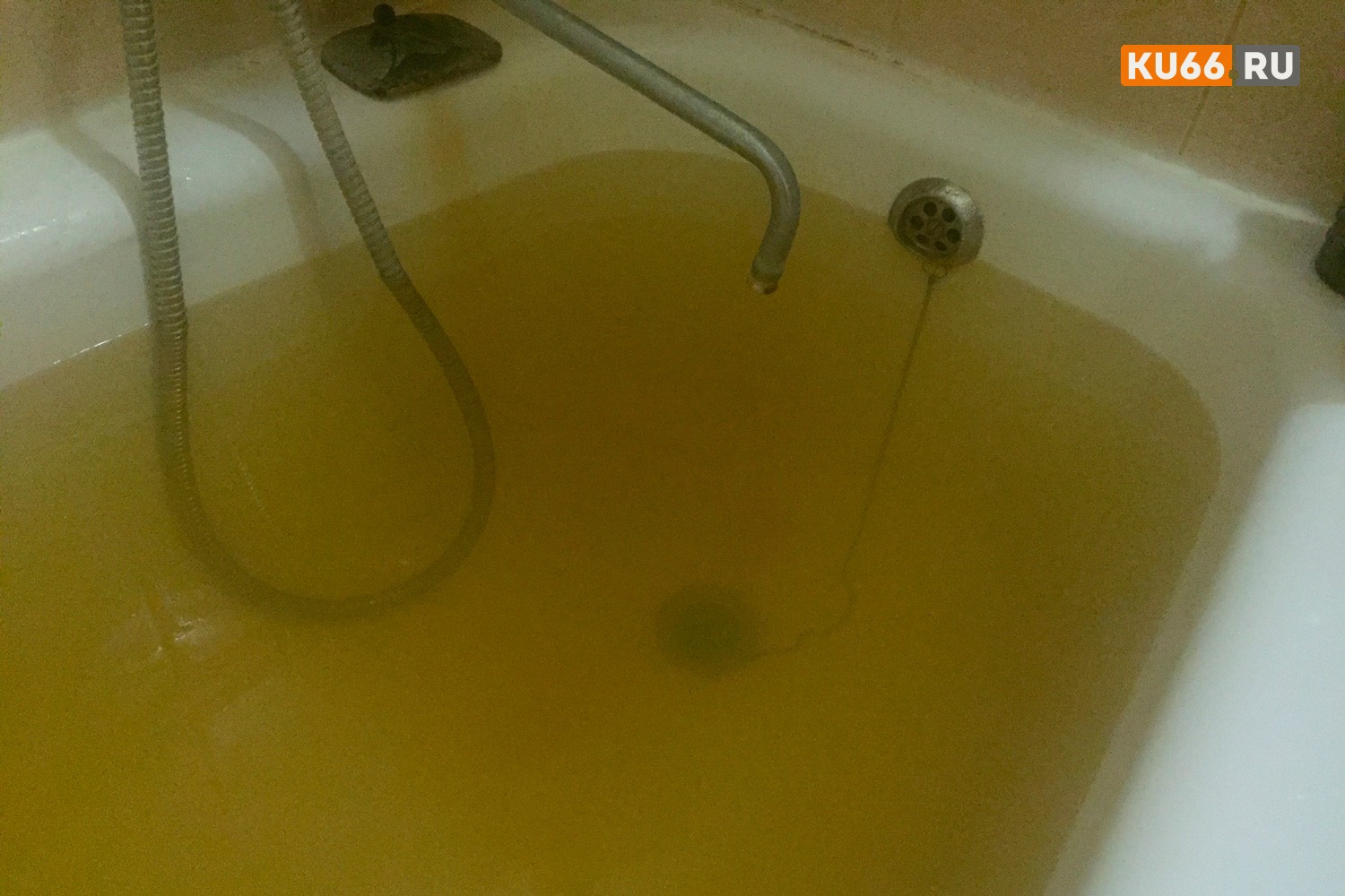 Коммунальная проблема - у жителей пос. Мартюш в Каменске-Уральском: идет ремонт. «Уже почти месяц из кранов бежит что-то желтое...»