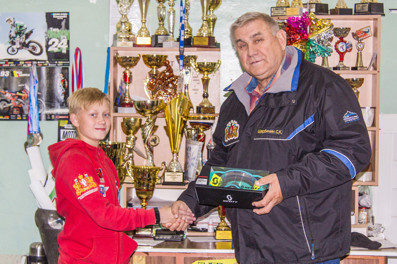 Уже показывает характер: спортсменом года по итогам лета в Каменске интернет-пользователи назвали юного мотогонщика Глеба Беспутина Уже показывает характер: спортсменом года по итогам лета в Каменске интернет-пользователи назвали юного мотогонщика Глеба Беспутина