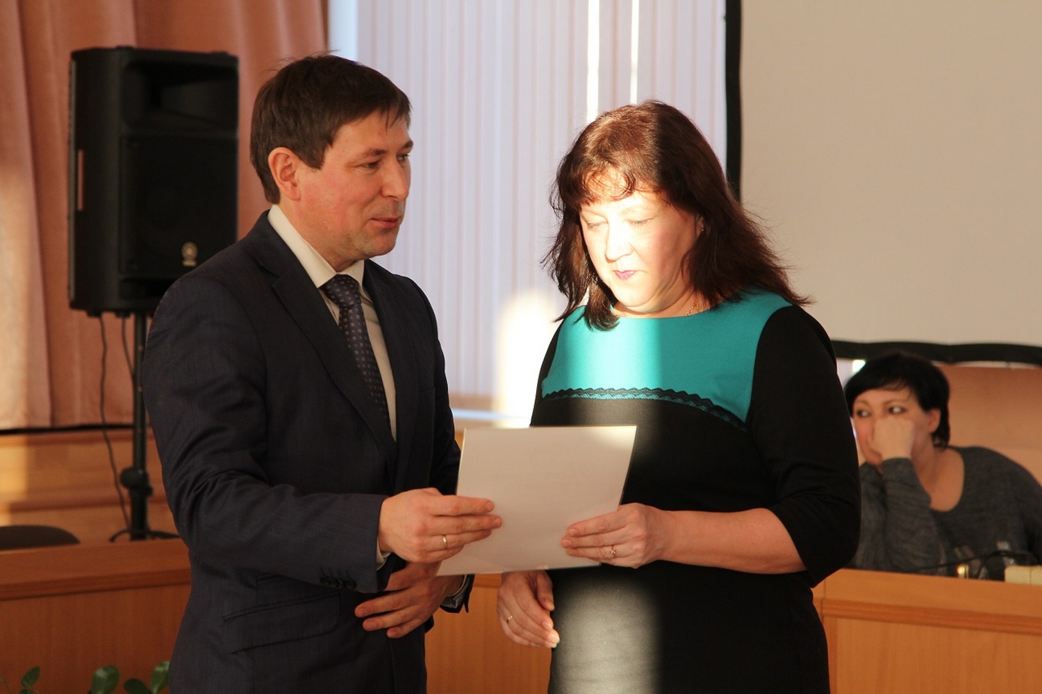 Инженер-технолог КУЛЗа получила из рук вице-губернатора Свердловской области почетную грамоту — глава региона ее поблагодарил за труд!