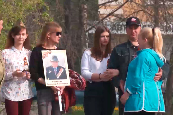 Каменцев не остановила отмена акции «Бессмертный полк» - в День Победы люди вышли с портретами своих родных и близких. Что на это сказал мэр