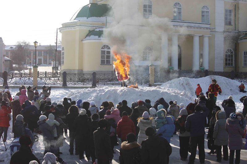 В воскресенье каменцев приглашают на праздник Масленицы - на Соборной площади пройдут конкурсы, игры и забавы. И голодать не придется!