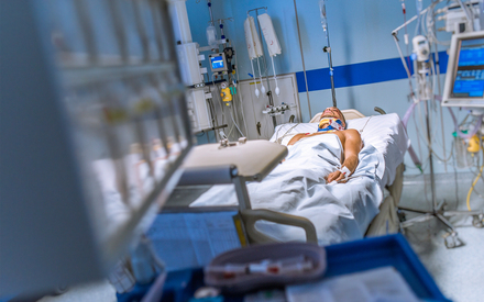 Парень решил помастурбировать и ... оказался в реанимации с повреждением легких