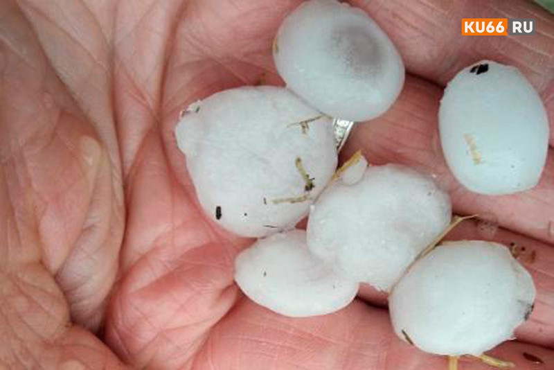 Как бальзам на душу. В Каменске и районе прошла долгожданная гроза - все, как хотелось: ливень, гром и град, хотя и не везде равномерно