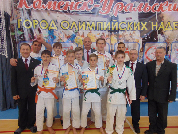 С первого до третьего. Дзюдоисты Каменска-Уральского на первенстве города встретили друзей-уральцев на состязании, показав на что способны