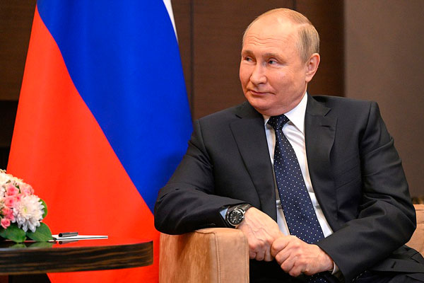 Путин заявил, что российская экономика хорошо справляется с санкциями