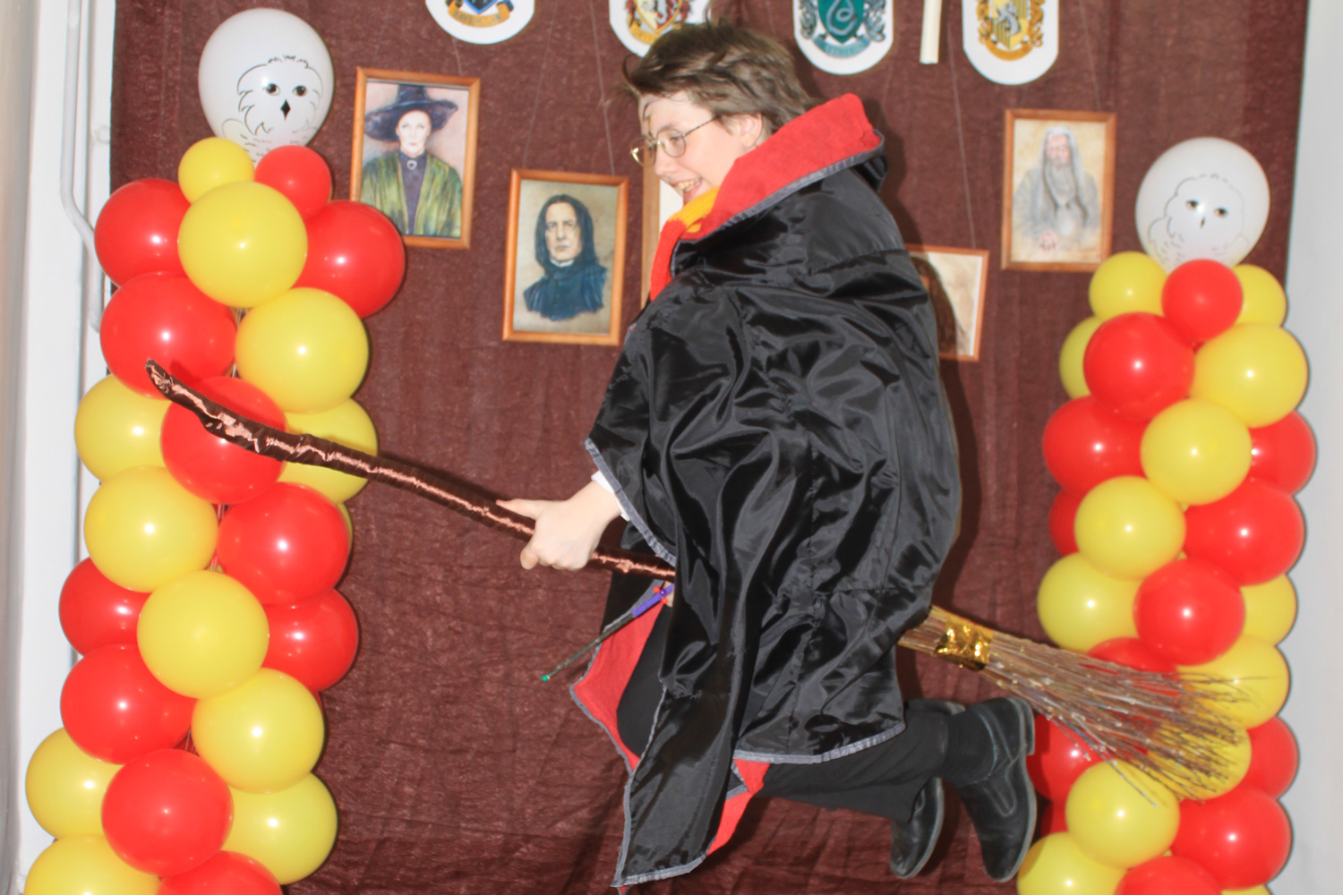 Стремительно и непредсказуемо: во время «БиблиоСумерек» в библиотеке в Каменске-Уральском один из гостей получил фантастический торт