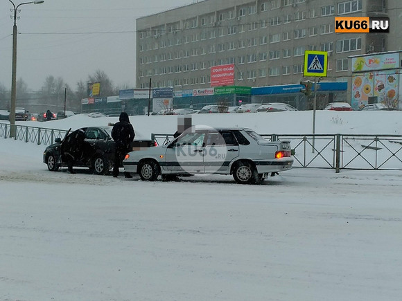 Печальные итоги внезапной зимы в Каменске-Уральском: больше десятка аварий и куча битого «железа». Страховым придется попотеть… ВИДЕО, ФОТО