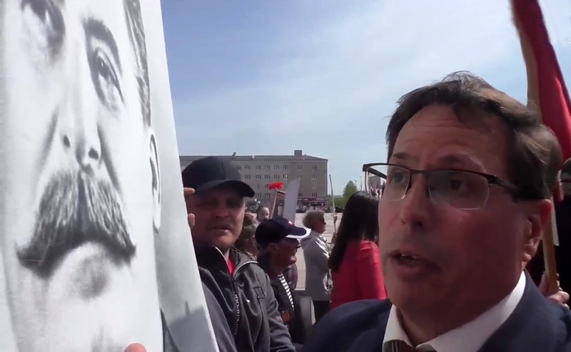 «Тиран и деспот»! Во время «Бессмертного полка» в Каменске чиновники повздорили с коммунистами из-за Сталина