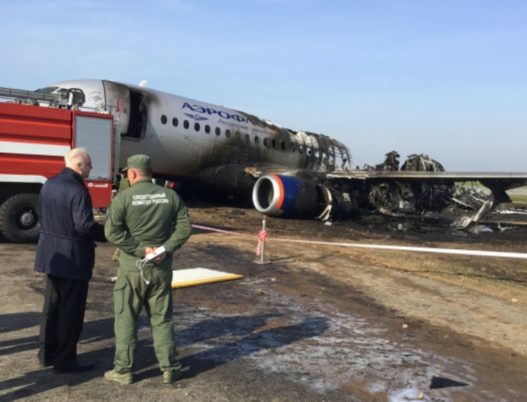 Ударила молния! Следователи определились с основной версией крушения Superjet