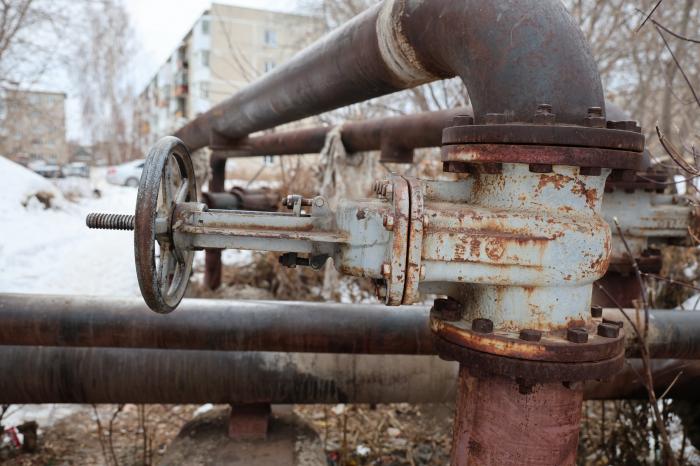 Неизвестные перекрыли задвижку на теплосетях, оставив 15 домов в поселке Чкалова без отопления  | 15 домов в поселке Чкалова Каменска-Уральского остались без отопления из-за чьей-то шалости