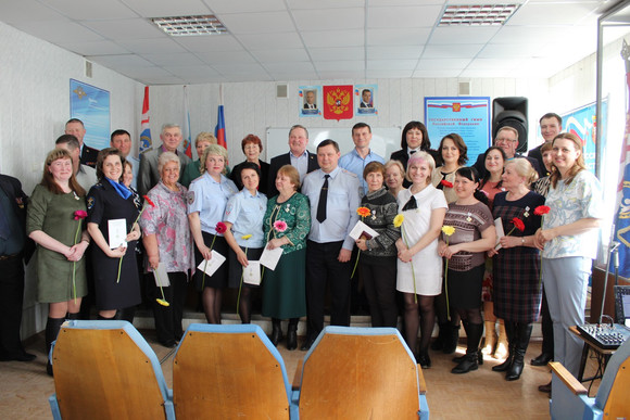 "За каждым защитником стоит его спутница". В полиции Каменска-Уральского произошло то, чего никогда не делали: женщин наградили!