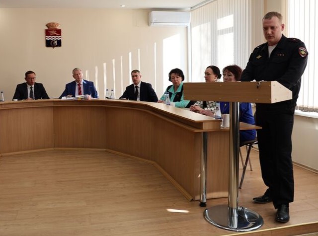 Некому ловить "Анашкиных": в Каменске-Уральском не хватает 272 полицейских | В Каменске-Уральском не хватает 272 полицейских