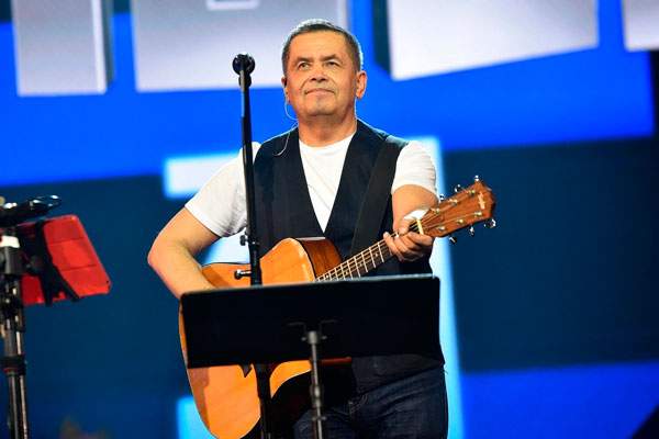 Концерт группы «Любэ», который предназначался для всех каменцев, будет закрытым. В СКЦ пустят только 300 работников СинТЗ. Это решение мэра