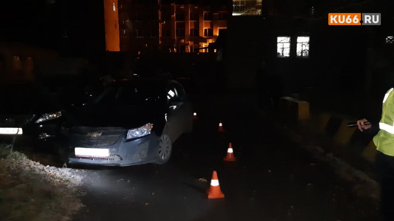 Виновников двух ДТП ищут дорожные полицейские в Каменске: и тот, и другой спровоцировали инциденты. В одном из них УАЗ протаранил Форд