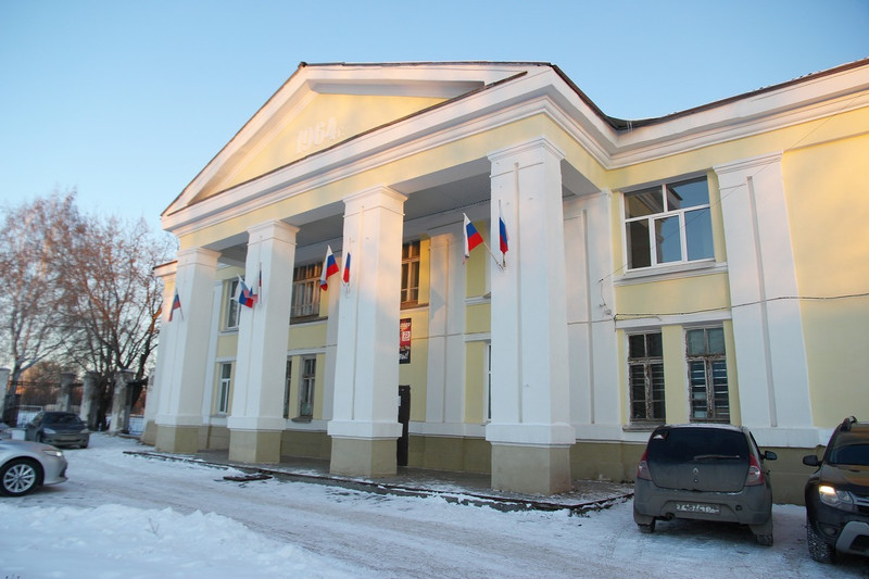 Пятидесятилетнее здание дворца спорта и стадиона «Металлист», где когда-то занимался мэр Герасимов, помогает реконструировать КУМЗ Пятидесятилетнее здание дворца спорта и стадиона «Металлист», где когда-то занимался мэр Герасимов, помогает реконструировать КУМЗ