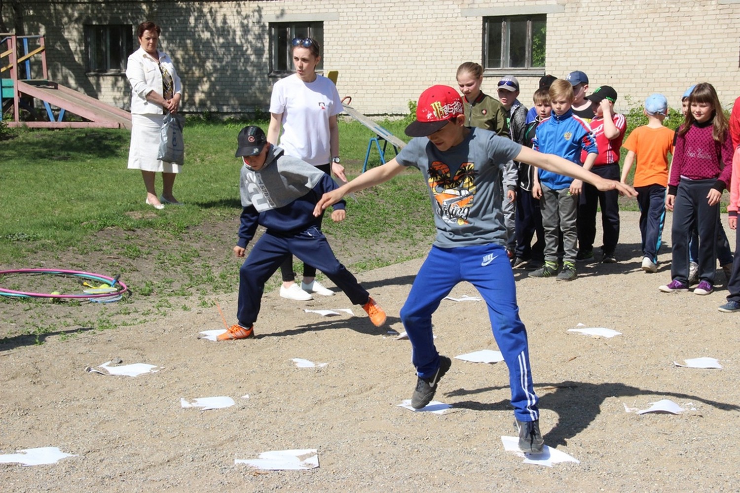 Доброе дело! С началом летних каникул ребят из школы-интерната Каменска-Уральского поздравили «самые дорогие гости» - молодые заводчане УАЗа
