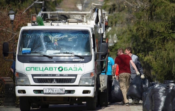 Коммунальщики обещают активно вывозить мусор в майские праздники