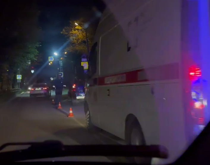 47-летний пешеход пострадал в ДТП на перекрестке улиц Бугарева и Исетская в Каменске-Уральском | В Каменске-Уральском водитель сбил пешехода — он выжил