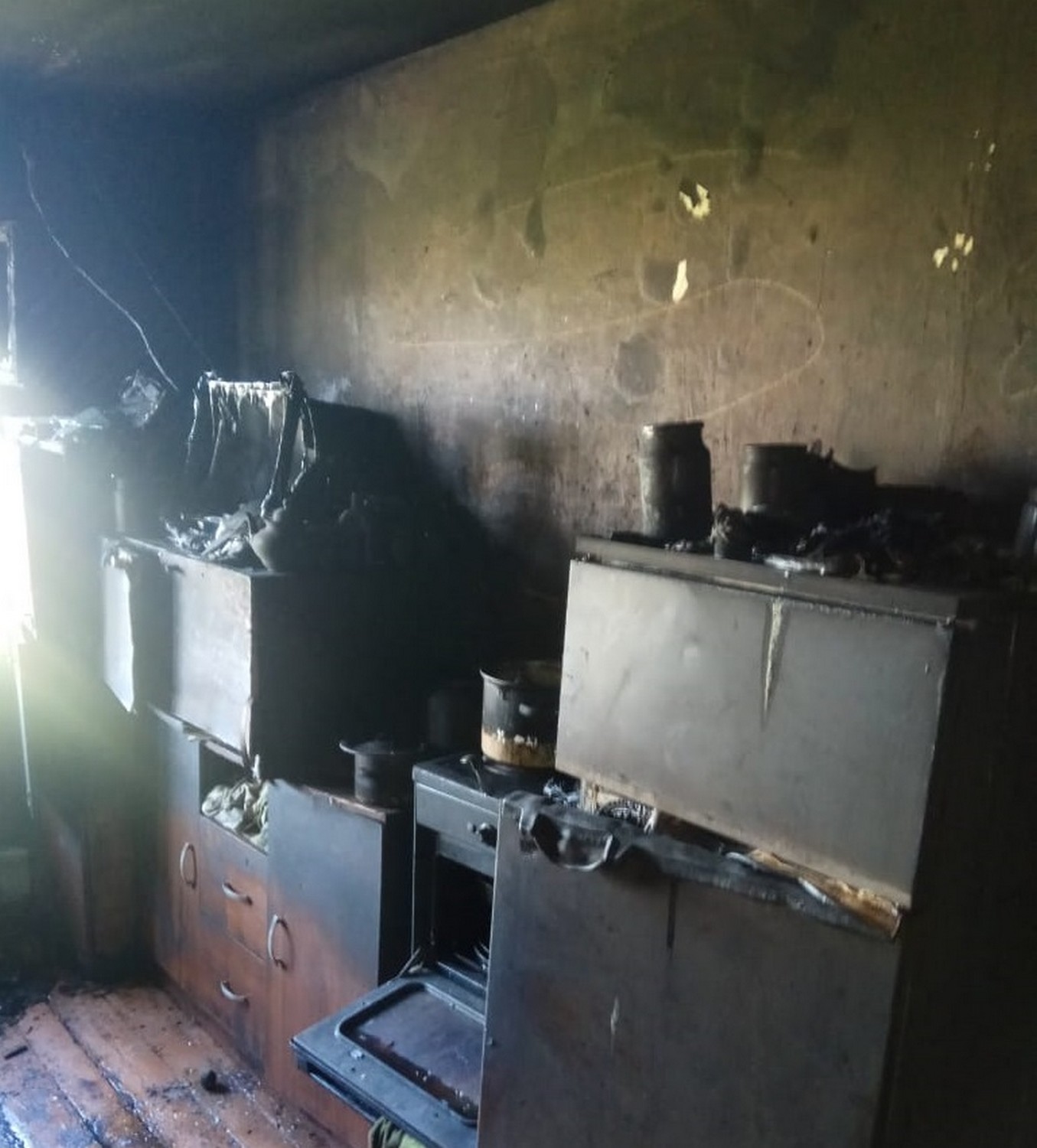 Следователи СКР возбудили уголовное дело по факту гибели мужчины и двоих детей во время пожара в Каменске-Уральском