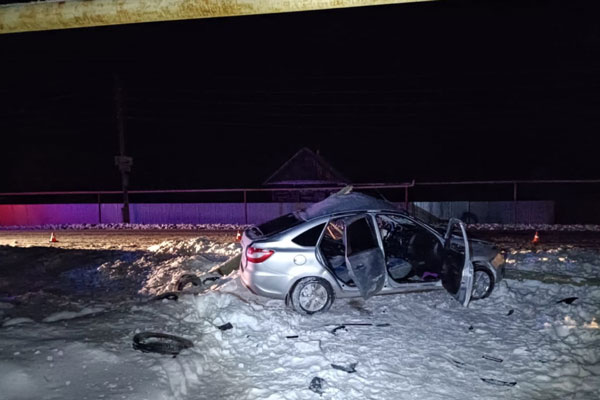 Накануне вечером под Каменском-Уральским в ДТП пострадал водитель автомашины «Лада Гранта»