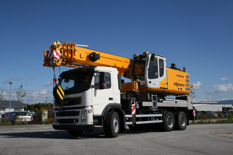 На Урале автокран насмерть сбил школьницу