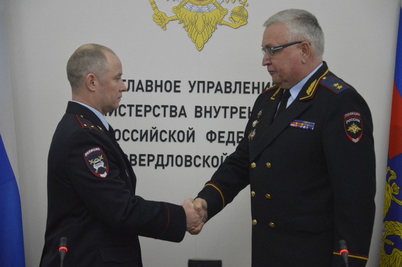 Министр МВД вручил награду инспектору ДПС из Каменска-Уральского за спасение тонувшего ребенка