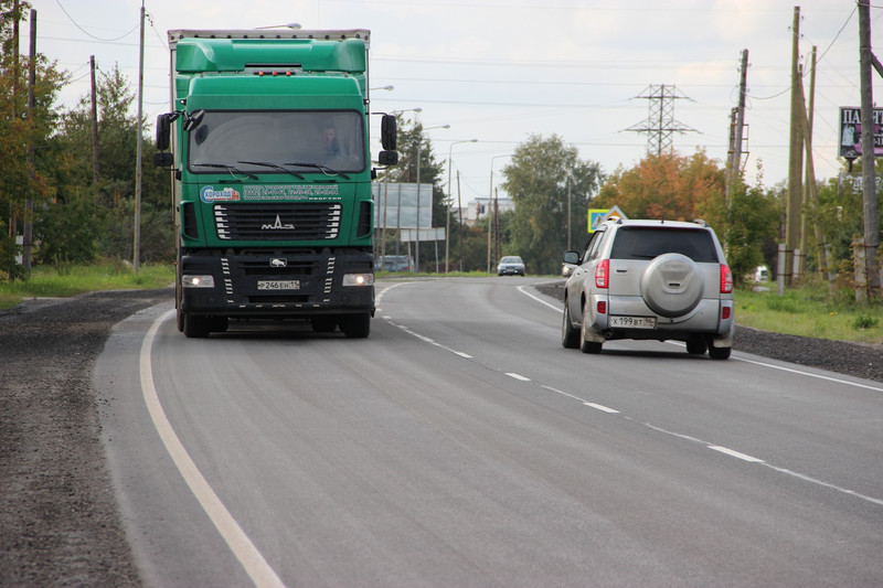 Занимательная арифметика: длина всех дорог в Каменске-Уральском — 265 км, площадь тротуаров — 554 тысячи «квадратов». А кто за них отвечает?