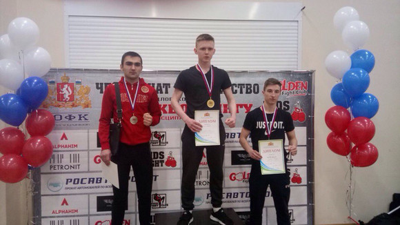 «Молодцы, так держать!» В полку кикборсеров Каменска-Уральского прибыло: на областном чемпионате спортсмены заняли два главных места