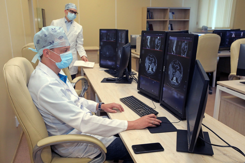 В отделение рентгенодиагностики онкодиспансера в Каменске-Уральском в прошлом году пришли новые молодые медики - начнут нарабатывать опыт... В отделение рентгенодиагностики онкодиспансера в Каменске-Уральском в прошлом году пришли новые молодые медики - начнут нарабатывать опыт...