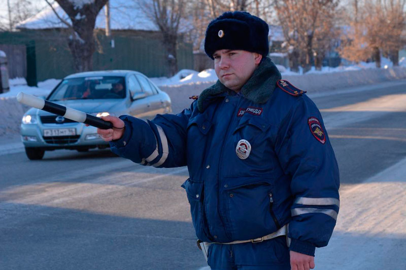 Дорожные инспекторы «поздравят» автомобилистов Каменска-Уральского очередным рейдом — будут выявлять пьяных и тех, кто рулит без прав Дорожные инспекторы «поздравят» автомобилистов Каменска-Уральского очередным рейдом — будут выявлять пьяных и тех, кто рулит без прав