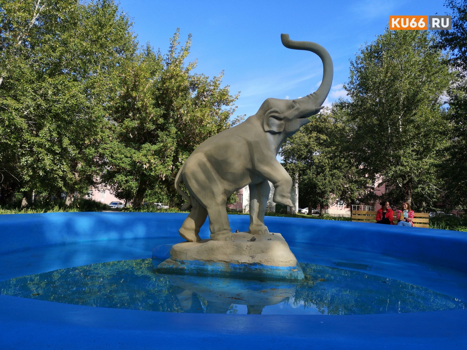 Это разумно: отремонтированные дворы в Каменске полицейские возьмут на особый контроль, тем более, что уличных грабежей стало много