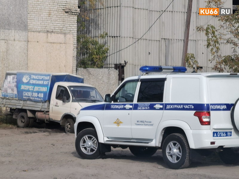 Подростки в селе под Каменском-Уральским проломили кирпичную стену и попали в дом - вынесли велосипед и болгарку. Станут уголовниками