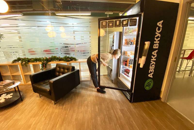 Торговые сети начали устанавливать микромаркеты в домах