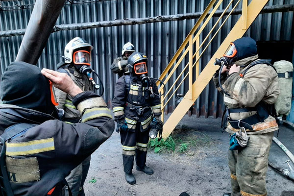 В МЧС рассказали подробности пожара на УАЗе