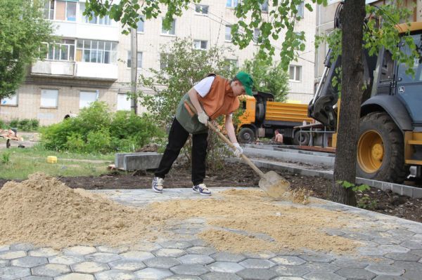 Не ленились: 15-летние каменцы стали самыми трудолюбивыми подростками | В Каменске-Уральском 561 подросток трудился летом 2025 года, лидеры — 15-летние