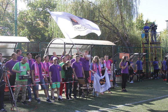 Работники Синарского трубного завода продолжают борьбу за призовые места в корпоративном турнире по футболу