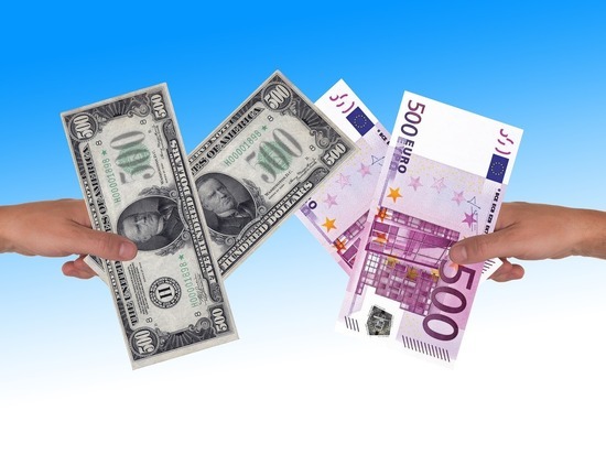 Спрогнозирована стоимость доллара и евро на 2021 год