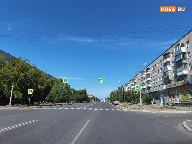 Власти выполняют требования ГИБДД Каменска-Уральского: на Кунавина, где часто сбивали людей, пешеходник станет регулируемым