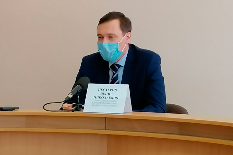 Город адаптируется к самоизоляции: власти за всем следят и говорят, что проблем с подвозом продуктов в магазины Каменска-Уральского нет