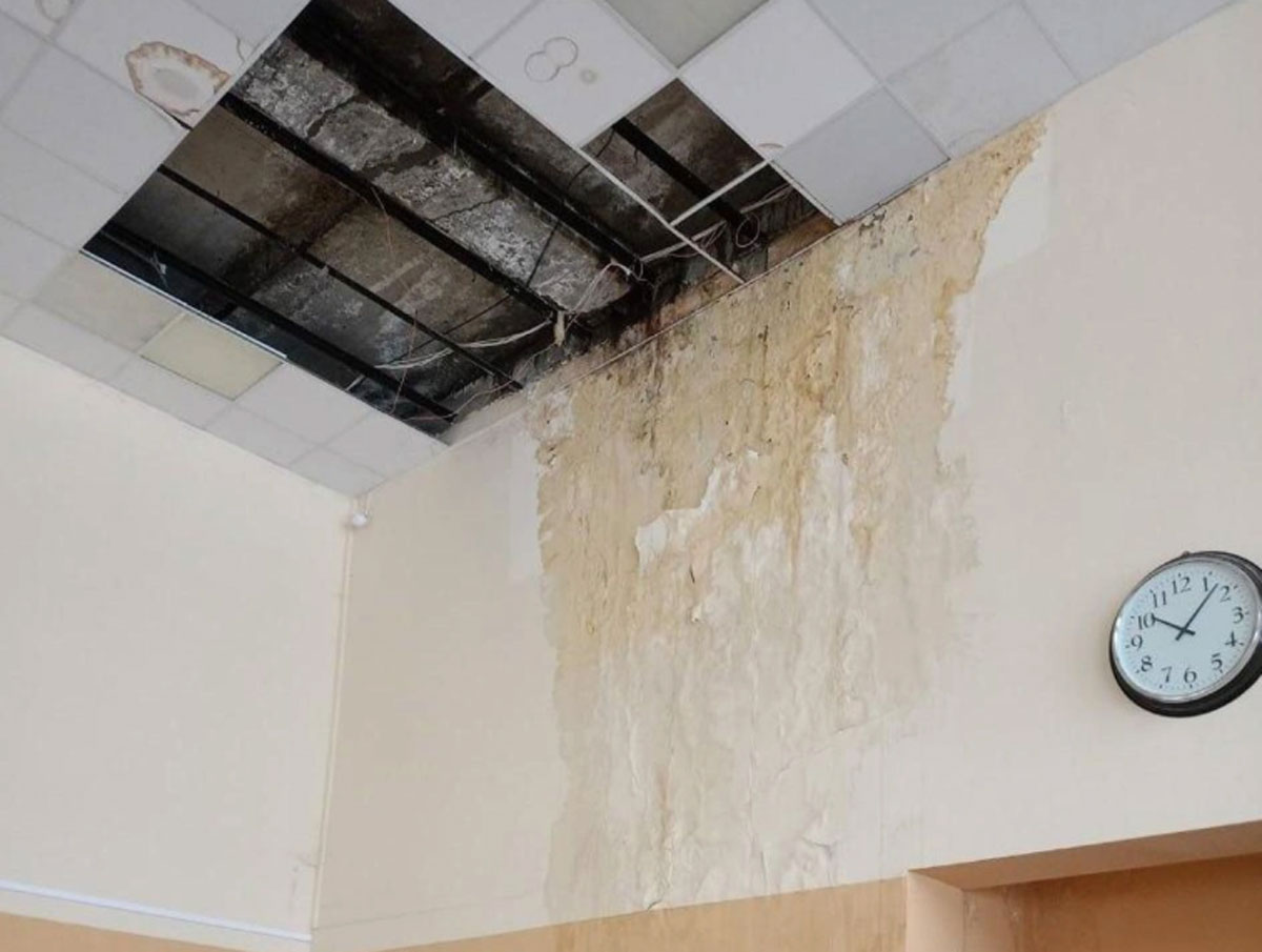 В Асбесте не нашли деньги на капремонт протекающего автовокзала | В Асбесте отложили капремонт крыши автовокзала В Асбесте не нашли деньги на капремонт протекающего автовокзала | В Асбесте отложили капремонт крыши автовокзала