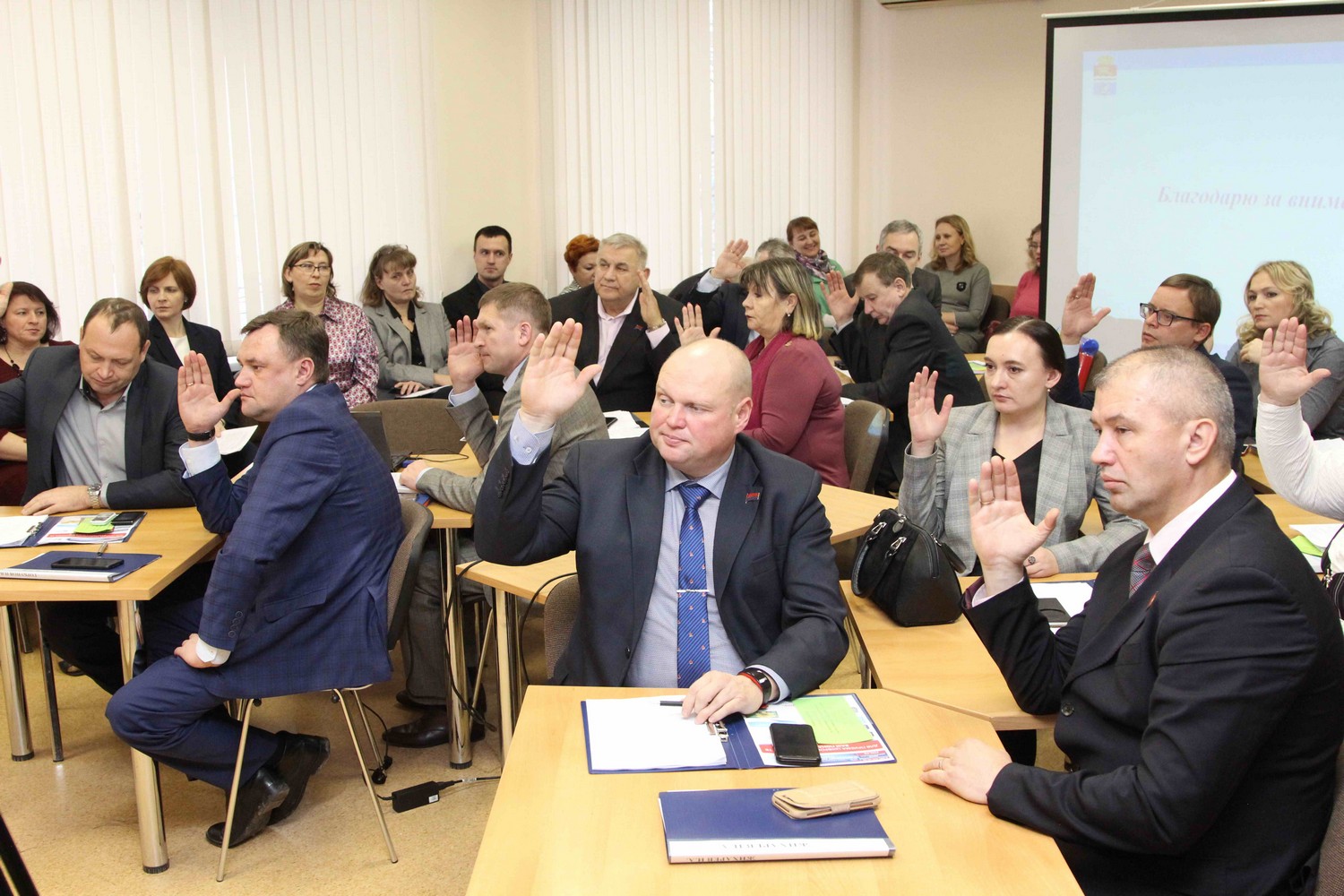 Депутаты гордумы определили судьбу Каменска-Уральского на ближайшие двенадцать лет. Главным капиталом и богатством посчитали... жителей