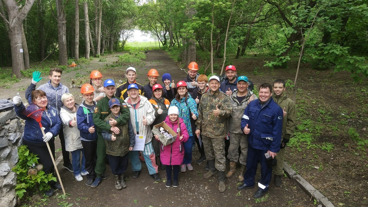 Волонтеры решили облагородить аллею в Каменске-Уральском. Сейчас разыскивают дизайнеров, фотографов и полтонны песка...