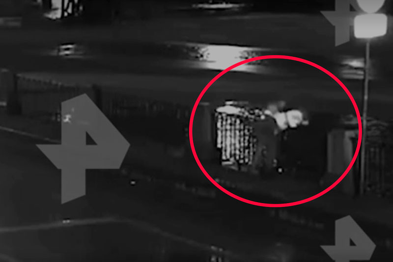 В Петербурге мужчина столкнул женщину в реку и утонул, спасая ее. ВИДЕО