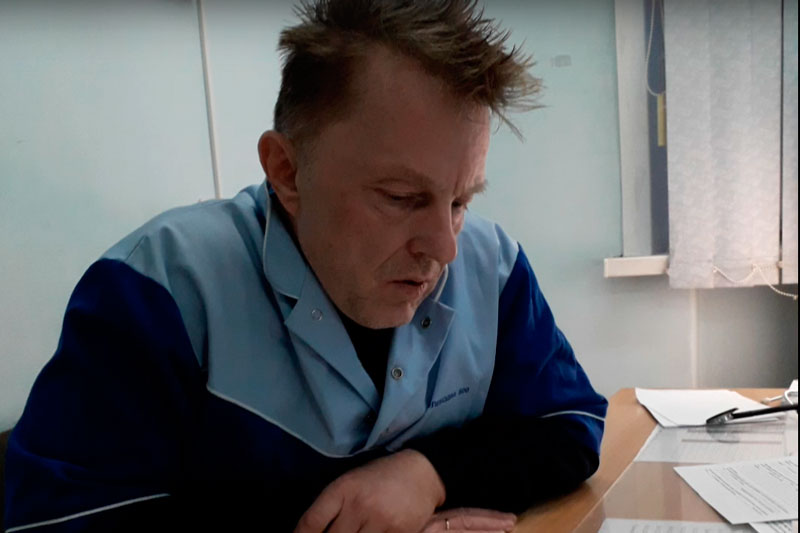 Жительница Каменска обратилась в травмпункт за помощью, а врач, толком не осмотрев, послал пациентку по известному в России адресу