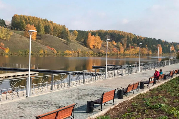 Замминистра в восторге от того, как в Каменске-Уральском формируется нынче комфортная среда. Говорит, чиновники правы, что начали с окраин..