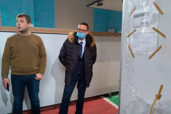 Чиновник, которого область хочет видеть во главе Каменска-Уральского, проехался по местным предприятиям, чтобы познакомиться...