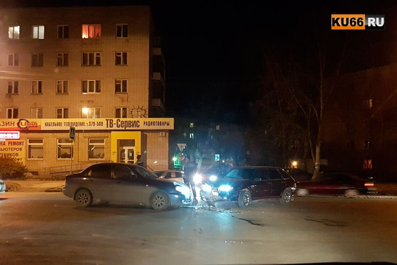 Водитель Chevrolet Lanos «поцеловал» отечественный «ВАЗ» на улице Кунавина в Каменске-Уральском. ФОТО, ВИДЕО